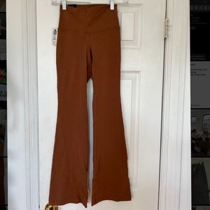 Aritzia TNA Chill Atmosphere Flare Leggings